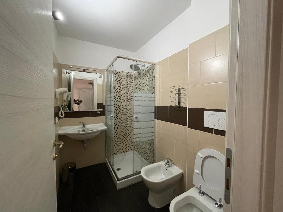 Ad Cavour Luxury Rooms - By Ad Roma Bagian luar foto
