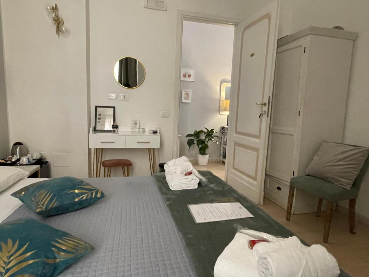 Ad Cavour Luxury Rooms - By Ad Roma Bagian luar foto